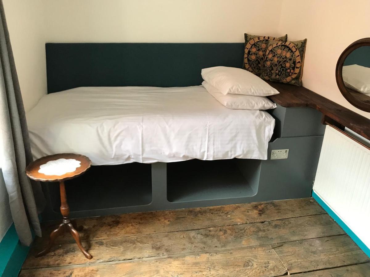 The White Bear Bed & Breakfast Devizes Luaran gambar