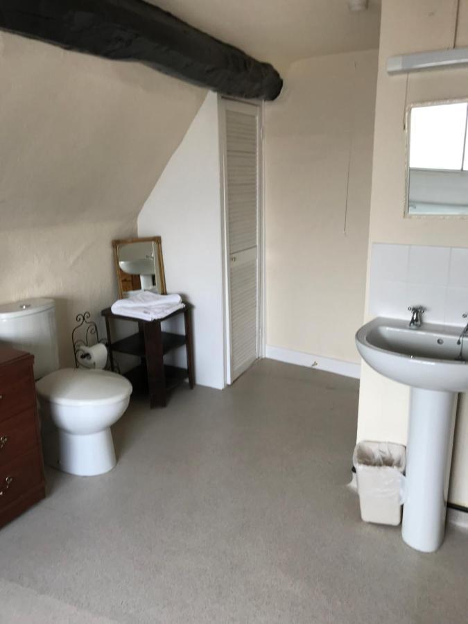 The White Bear Bed & Breakfast Devizes Luaran gambar