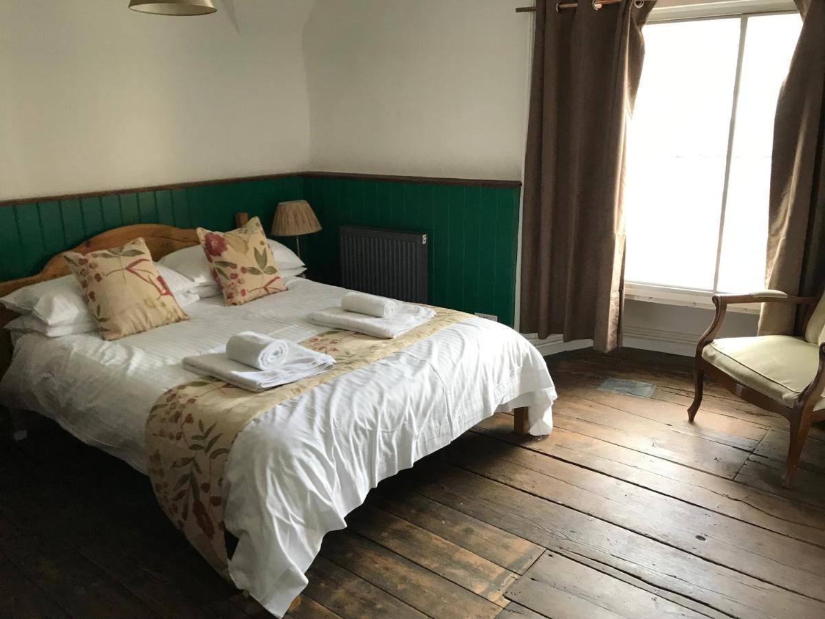 The White Bear Bed & Breakfast Devizes Luaran gambar